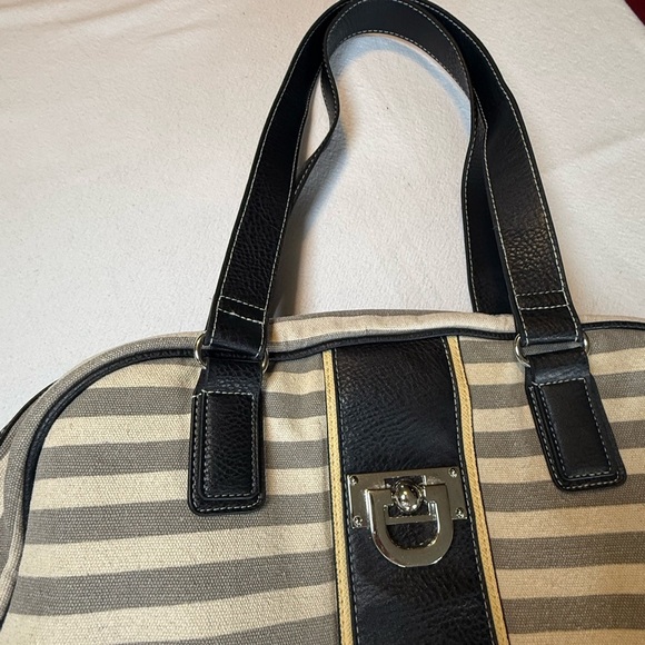 BUENO Striped Canvas Duffel Bag, Carry All , Weekender, Looks New - Picture 4 of 10